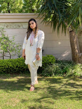 Off White Cotton Chicken