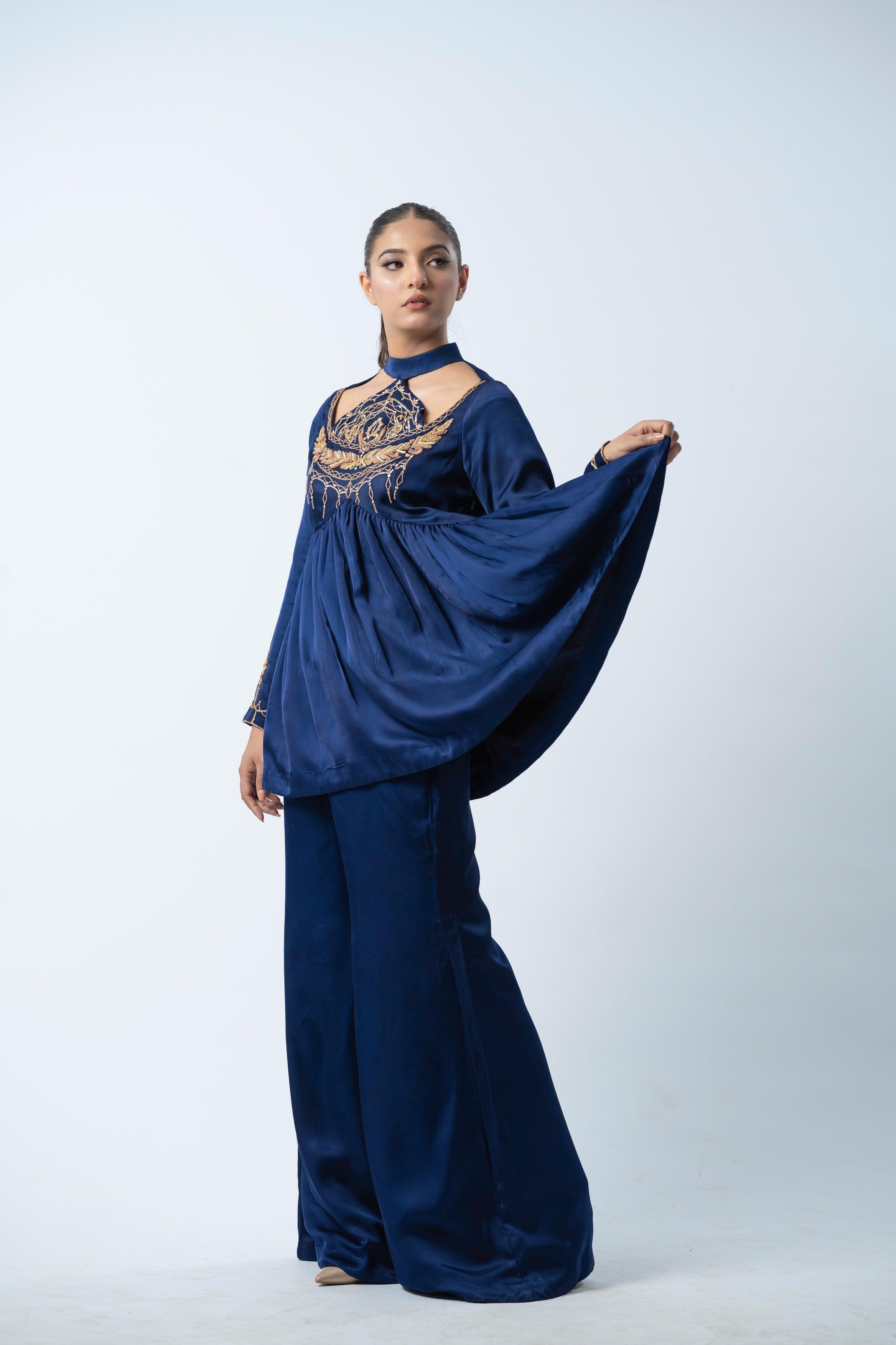 Peplum poise