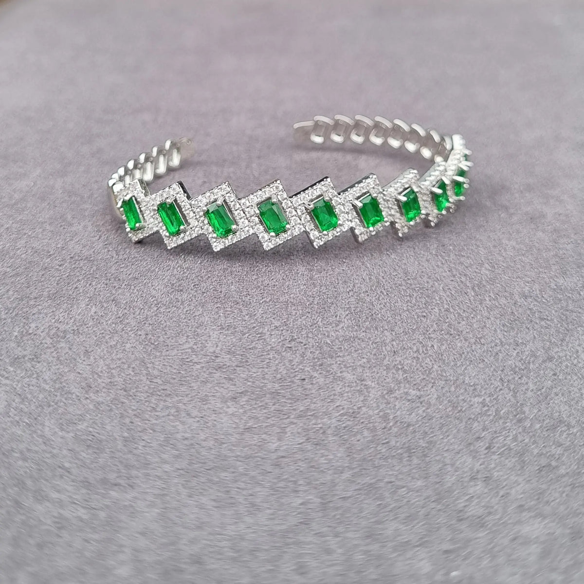 [H]B1060 Bracelet