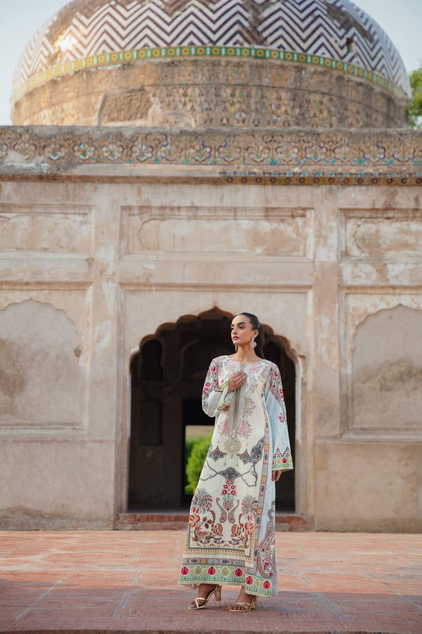 Blue and Ivory crape silk kaftan