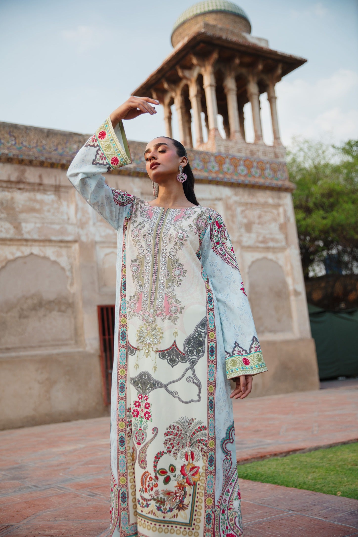Blue and Ivory crape silk kaftan