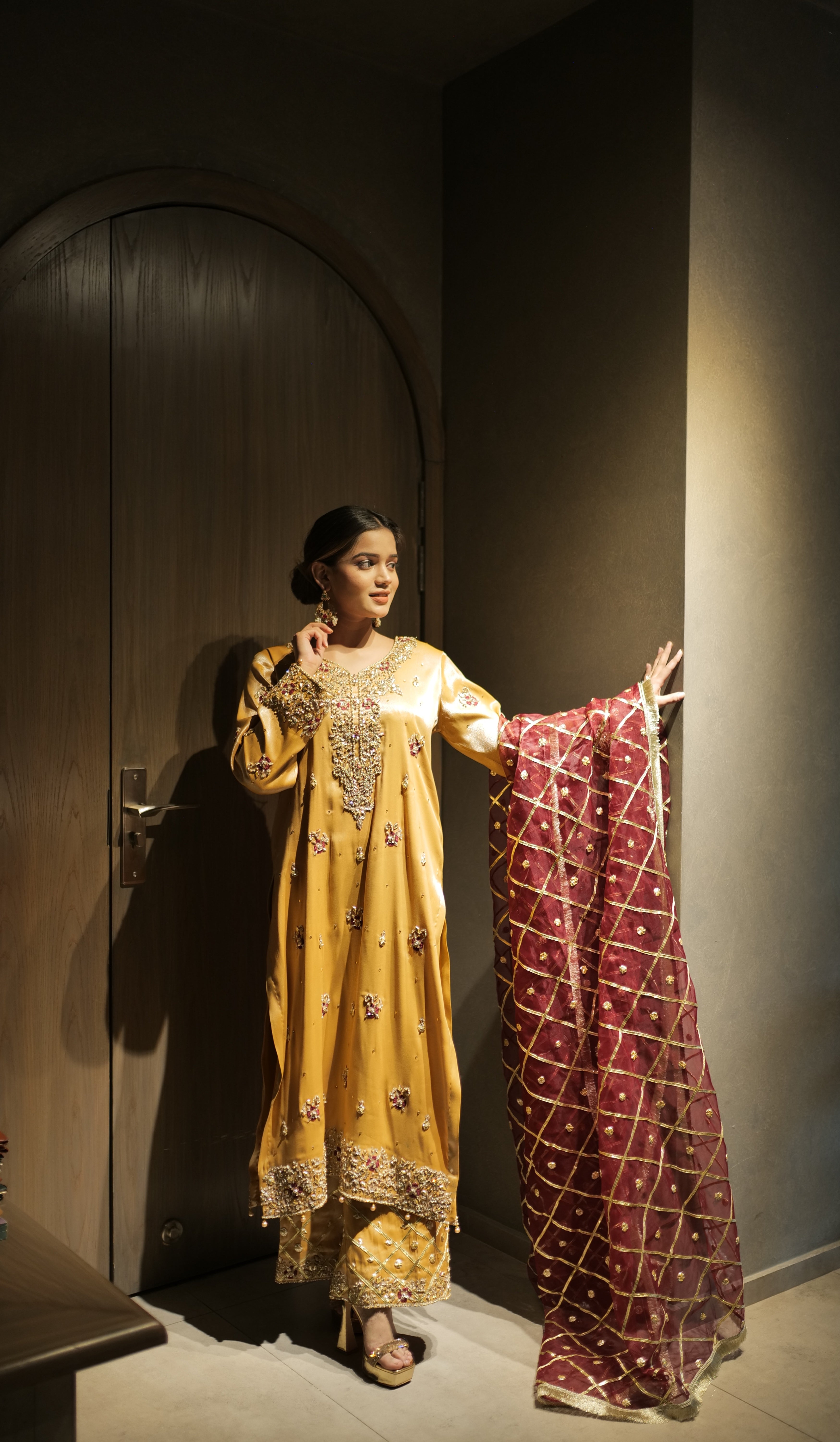 Gold Silk-Luxury Pret.