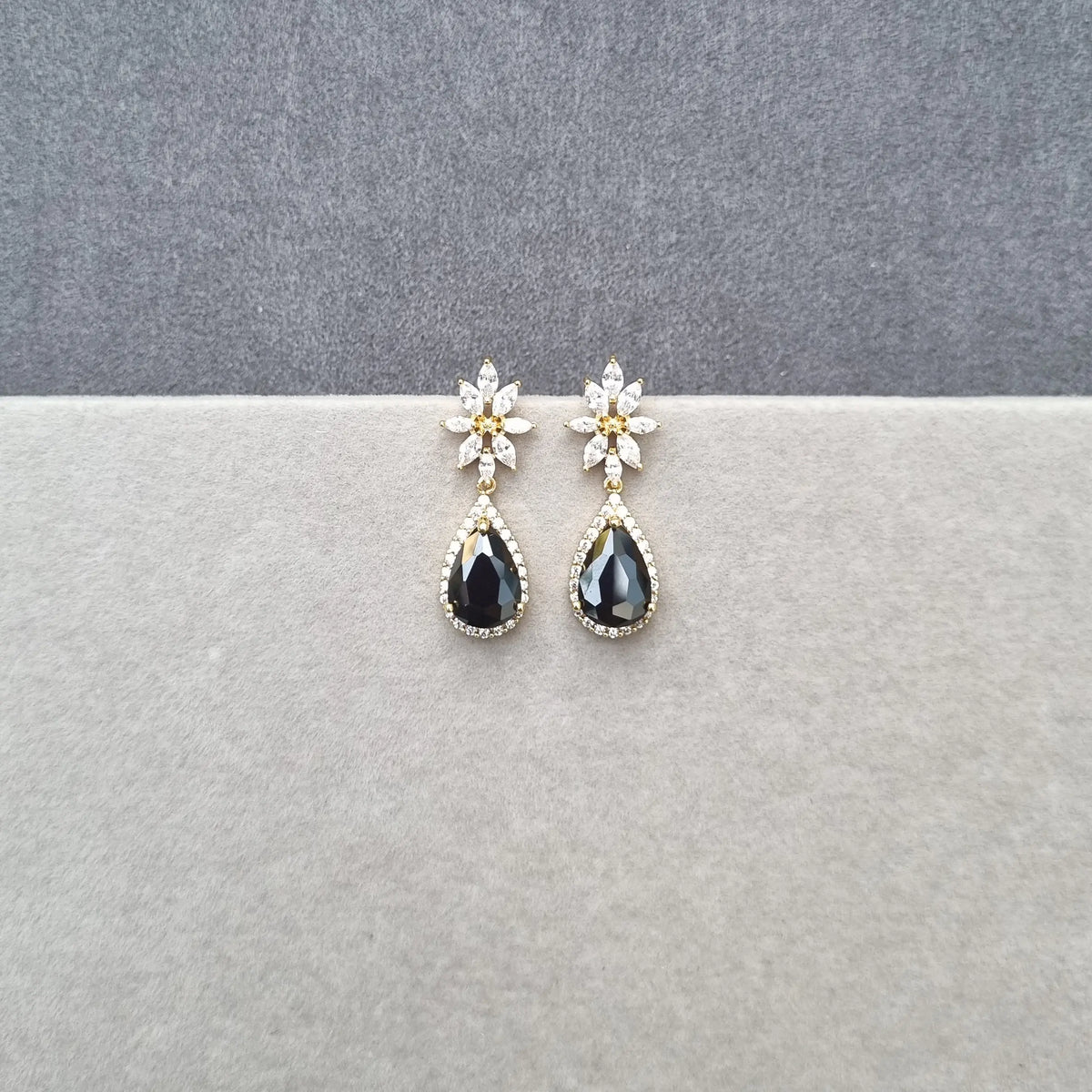 Teardrop Dangle Earrings [S]E518 (GB)