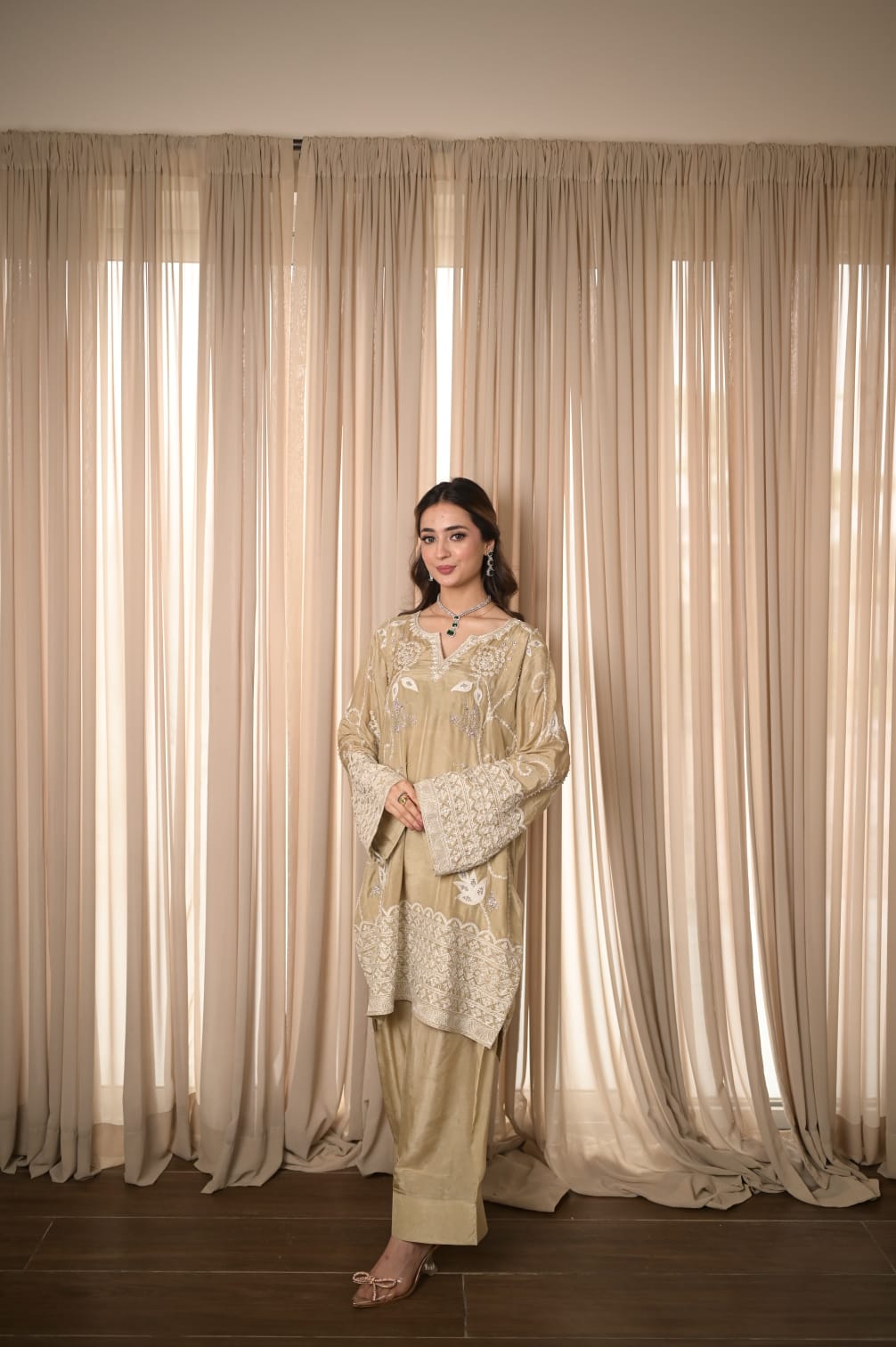 BEIGE OUTFIT